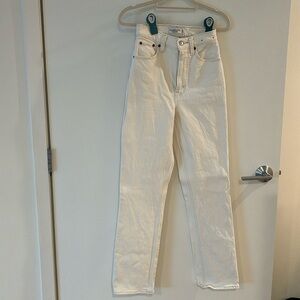 ABERCROMBIE CURVE LOVE white jeans